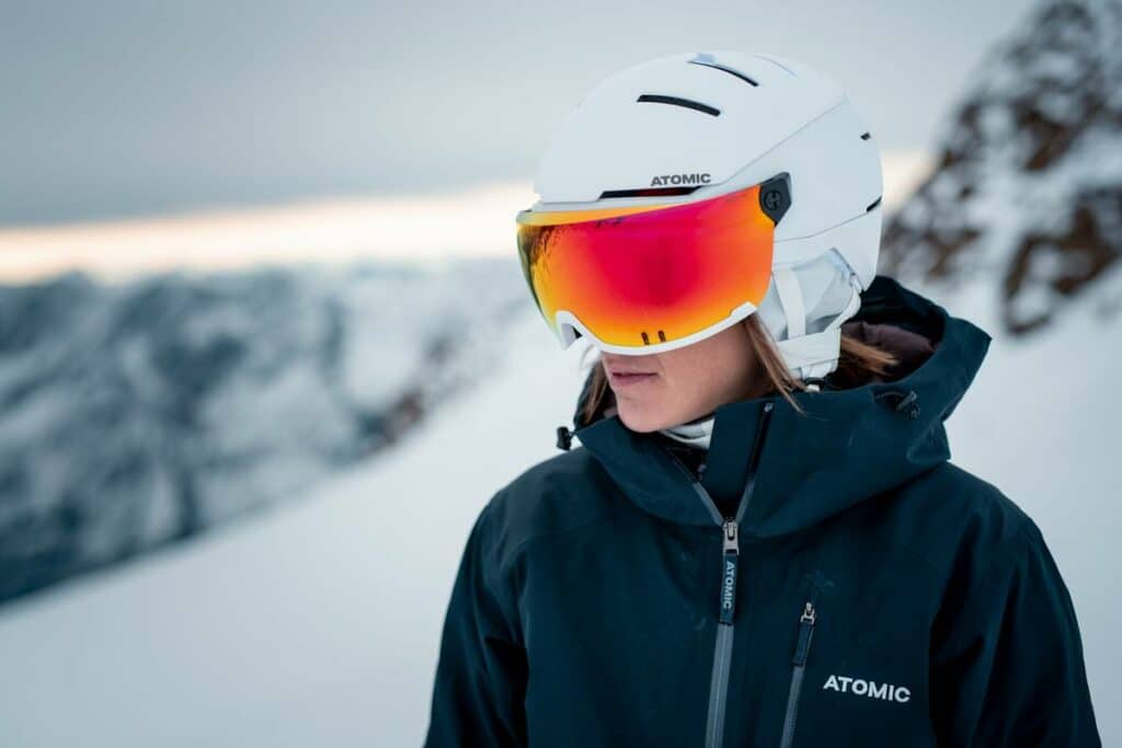 Masque ou Visière ? Pourquoi le casque "Tout-en-un" est la meilleure invention pour votre confort