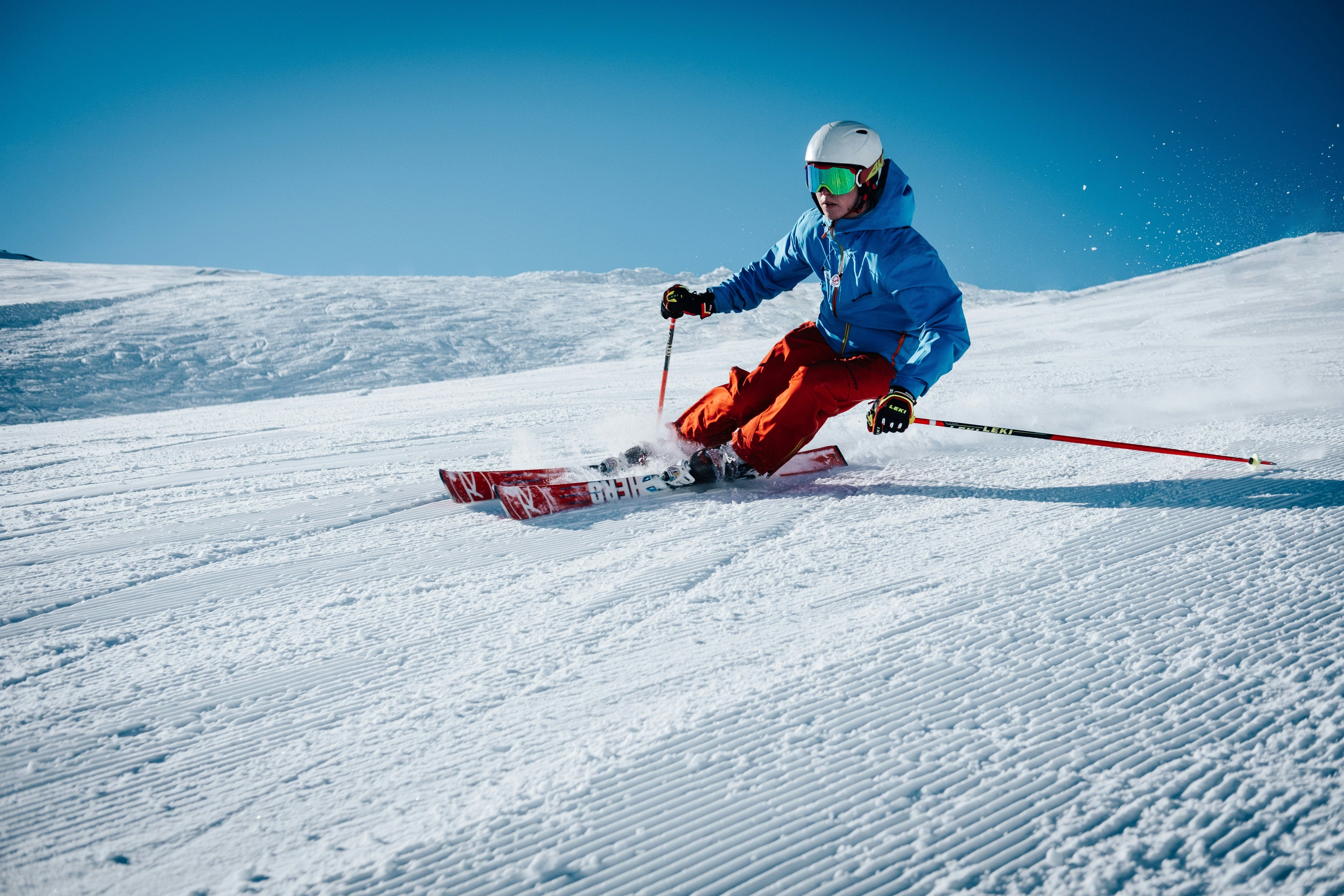 Location de skis pour petits budgets : comment skier sans se ruiner ?